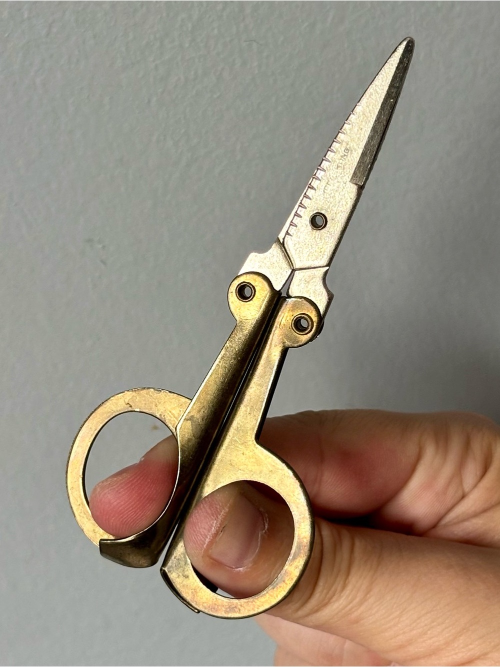 Vintage Brass Folding Sewing Travel Scissors (Hong Kong small mini)